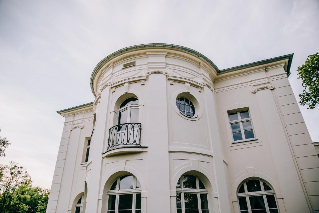Kasztanowy Palac Swadzim Exterior foto